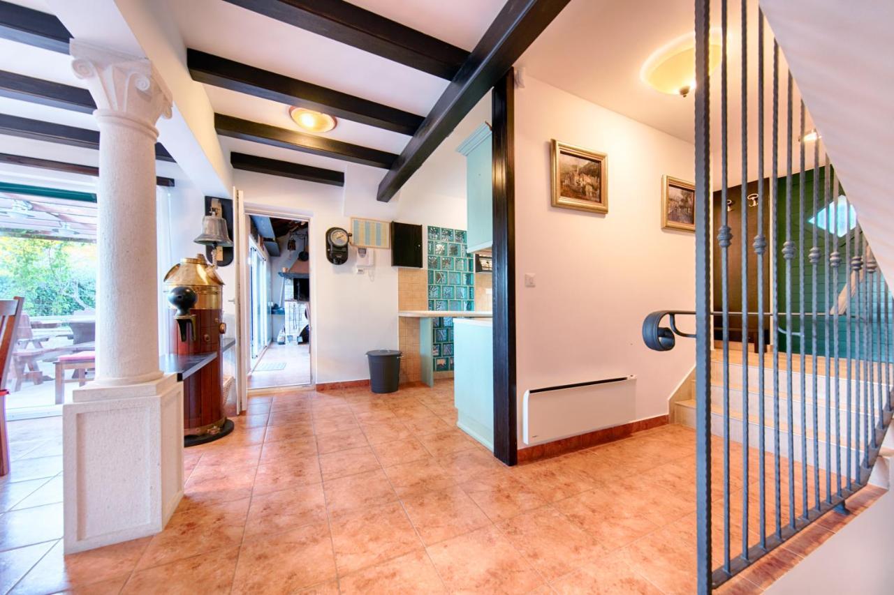 Villa Luci Pucisca Buitenkant foto