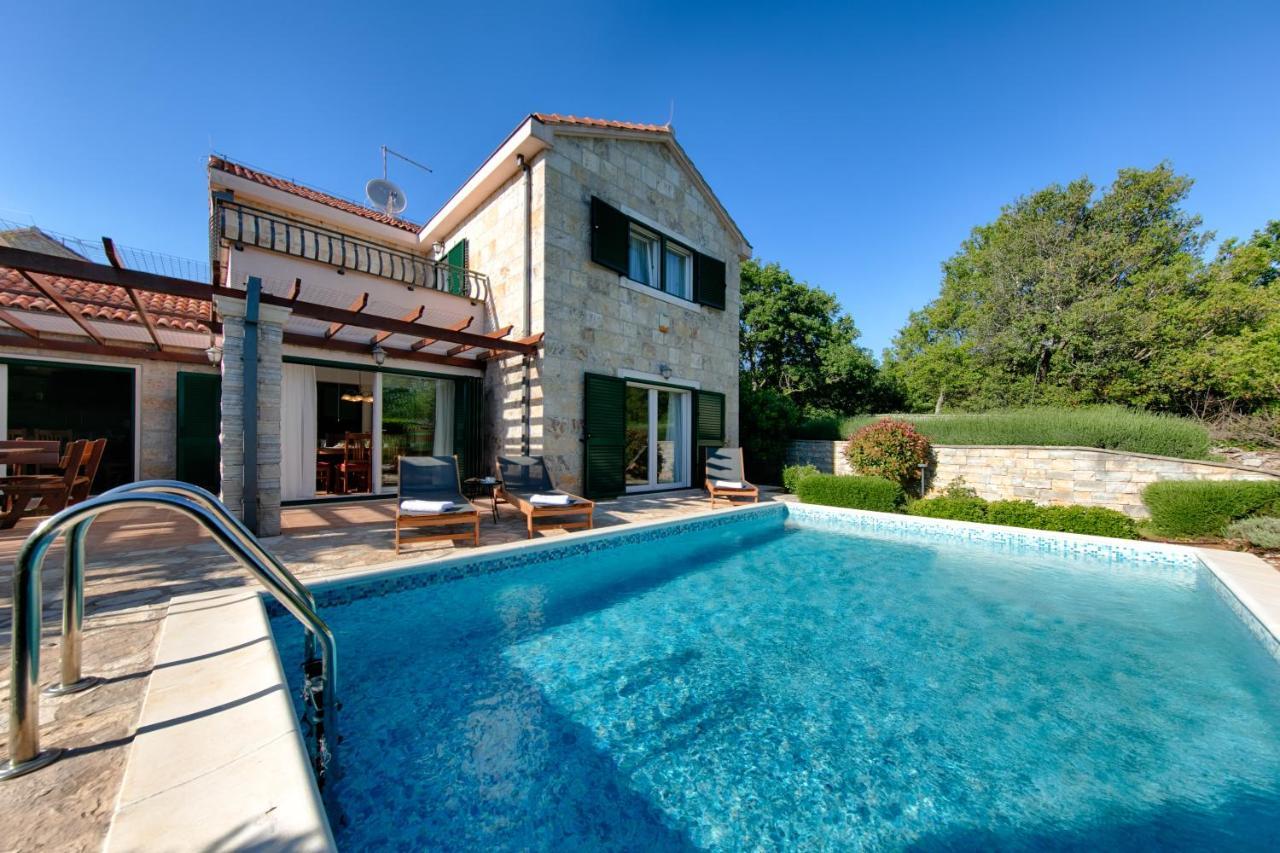 Villa Luci Pucisca Buitenkant foto