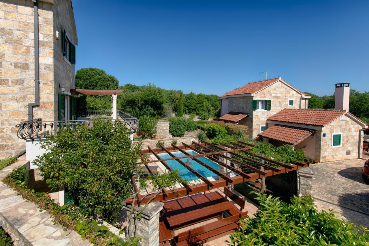 Villa Luci Pucisca Buitenkant foto